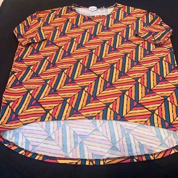 LuLaRoe buttery soft Irma tunic High Low Geometric Size S Womens - Picture 3 of 8